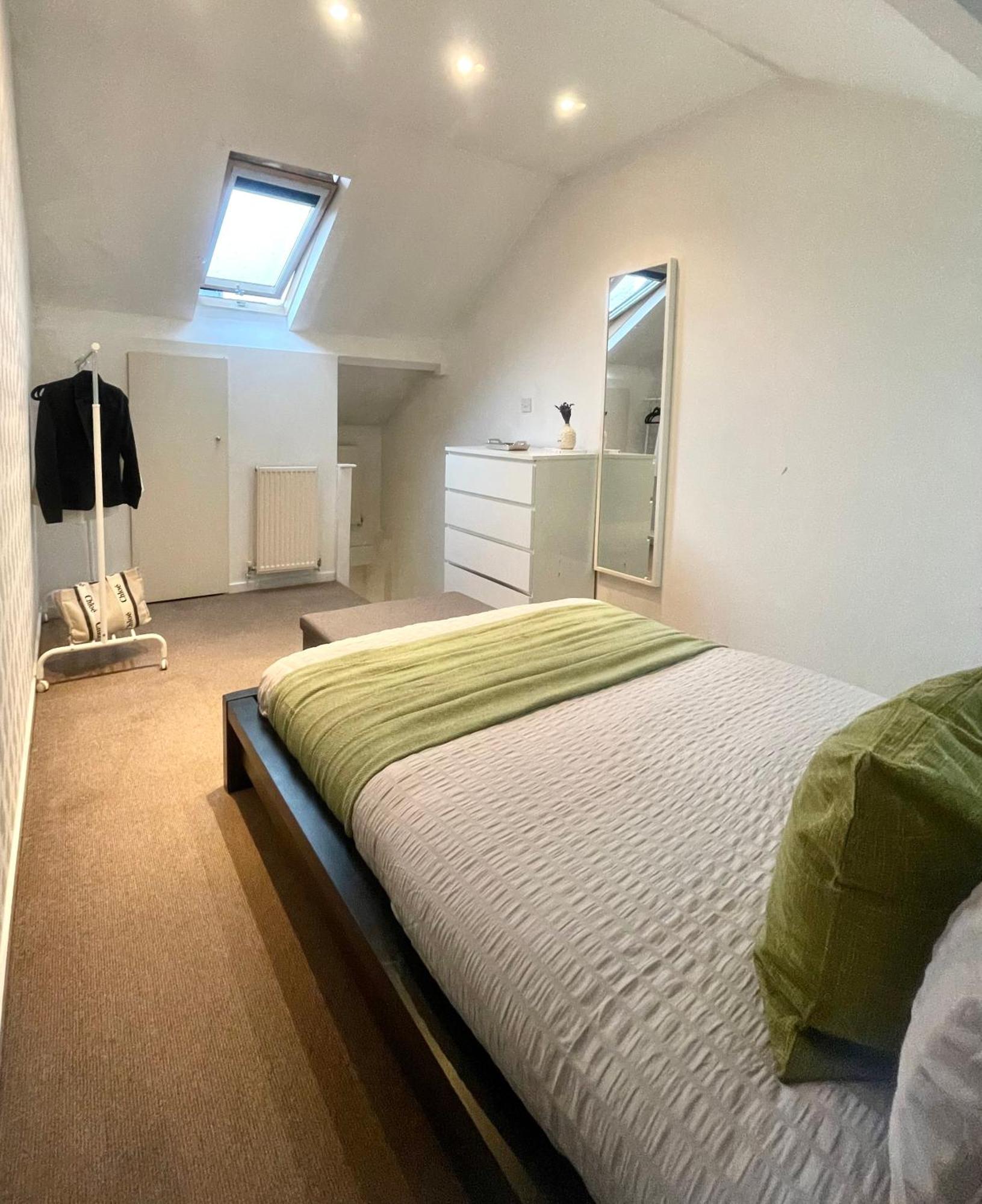 A Fantastic One Double Bedroom Flat Londra Dış mekan fotoğraf